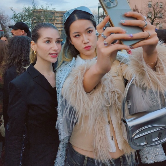 Bundle of three long sleeve bodysuits size medium beige black and white - Picture 7 of 12